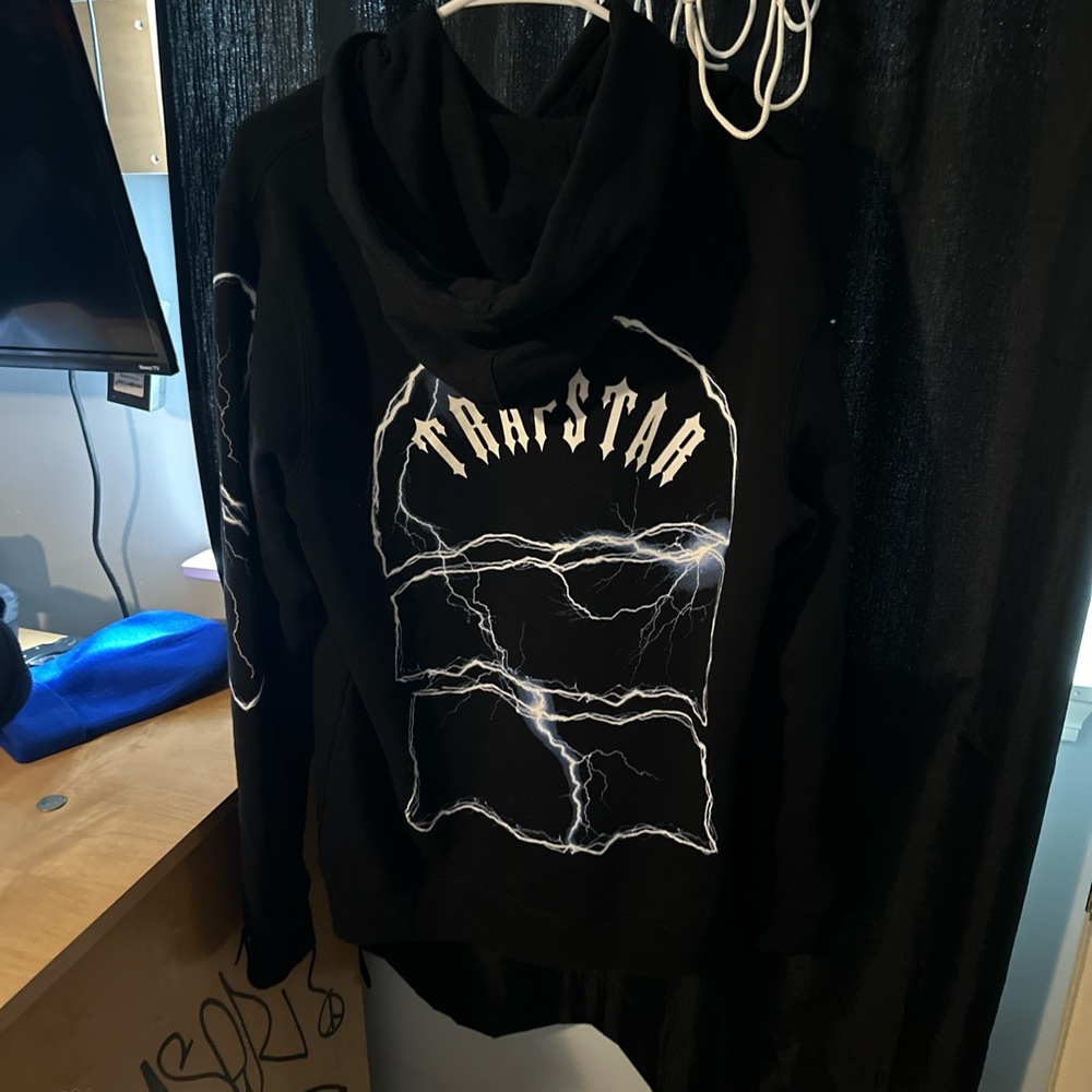 Trapstar hoodie - Picture 2 of 3